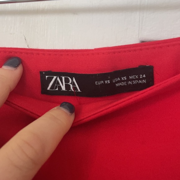Red Zara Asymmetrical Ruffle Skort - Picture 3 of 3